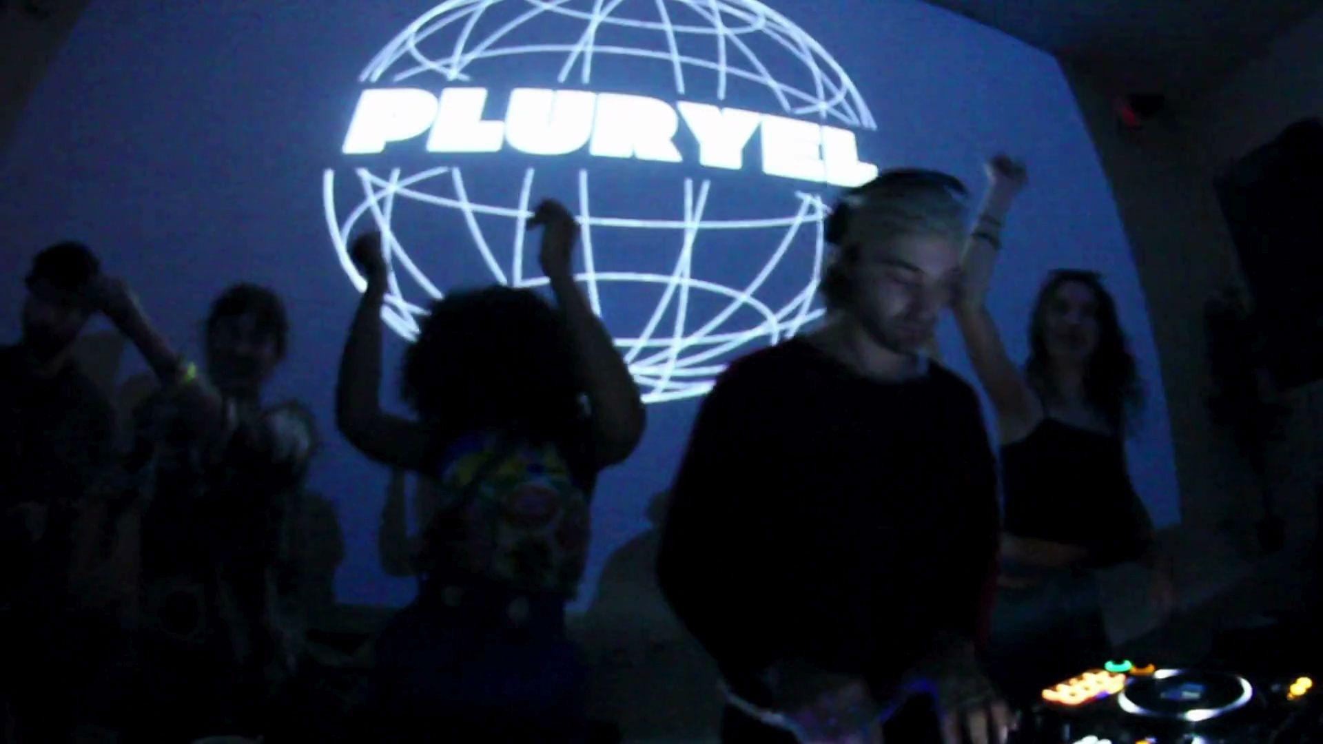 Pluryel - Photo 3